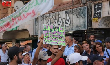 الأهالي في السويداء يواصلون احتجاجاتهم لليوم الخامس عشر على التوالي