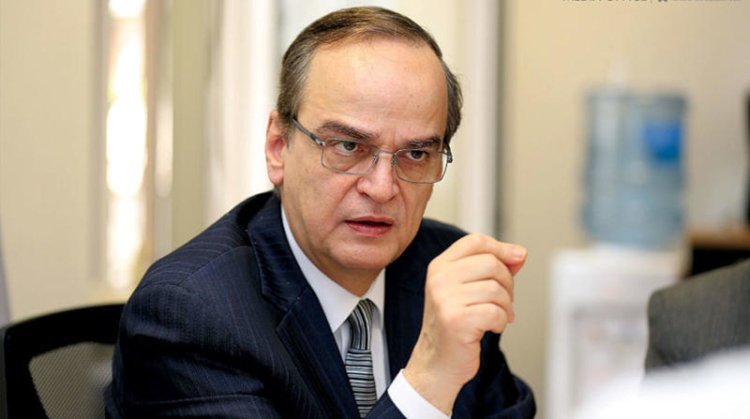 هادي البحرة " رئيس الائتلاف الوطني " يجري مؤتمراً صحفياً حول آخر التطورات في الملف السوري