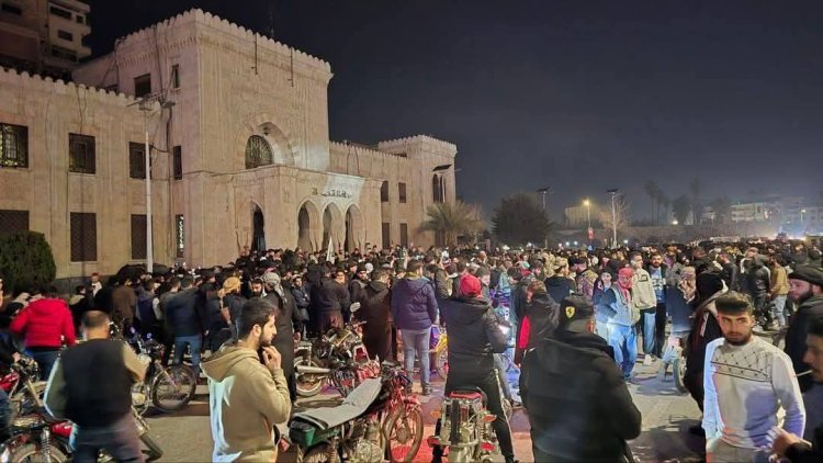 أبناء مدينة حماة يعلنون النفير العام لمساندة قوات وزارة الدفاع في الساحل  لملاحقة فلول النظام المجرم البائد