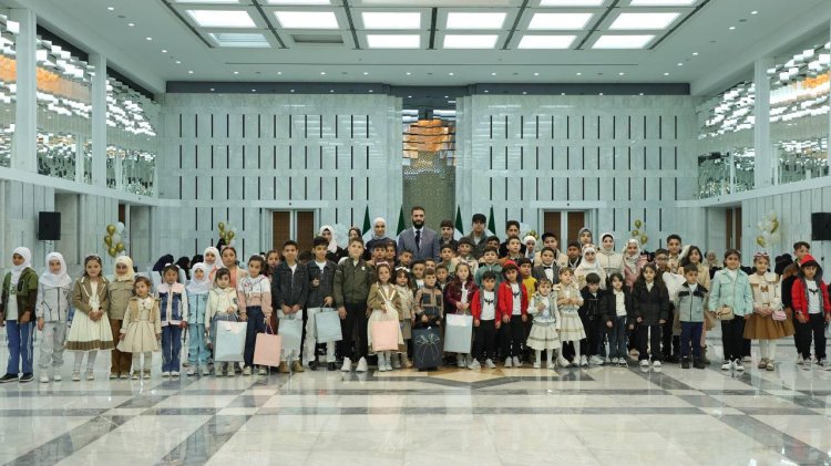 رئيس الجمهورية وعقيلته يعايدان أبناء الشهداء في قصر الشعب بمناسبة عيد الفطر