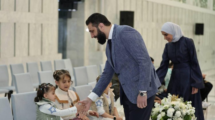 رئيس الجمهورية وعقيلته يعايدان أبناء الشهداء في قصر الشعب بمناسبة عيد الفطر