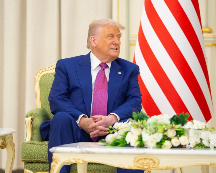 الرئيس الأمريكي ترامب قررت رفع العقوبات عن سوريا