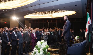 الرئيس السوري أحمد الشرع يلتقي الجالية السورية في أمريكا: لحظة تاريخية تعكس وحدة وطنية متجددة