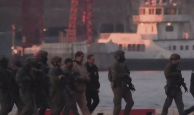 عاجل | وصول مادورو من مقر احتجازه إلى محكمة في نيويورك للمثول أمام القضاء بتهم تهريب مخدرات