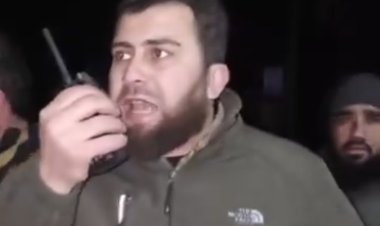 هيئة العمليات في الجيش العربي السوري:   بدأ ردنا على مواقع ميليشيات PKK الإرهابية وفلول النظام البائد الحليفة لتنظيم قسد في مدينة دير حافر التي تم تعميمها قبل قليل.   هيئة العمليات في الجيش العربي السوري: هذه المواقع تعتبر قواعد عسكرية لتنظيم قسد وحلفاؤه، انطلقت منها الطائرات الانتحارية الإيرانية باتجاه أهلنا بمدينة حلب، ولها دور كبير بقصف ريف حلب الشرقي ومنع الأهالي من مغادرة المنطقة.