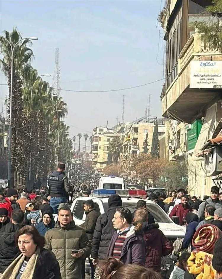 نزوح الآلاف من سكان حي شيخ مقصود والأشرفية عبر معبر الزهور