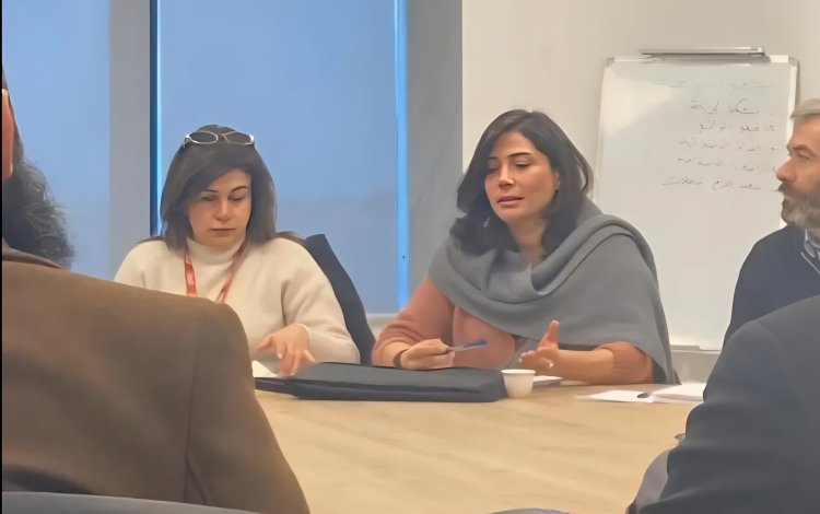 من أقبية الأمن إلى أروقة الإغاثة: ابنة آصف شوكت تثير الجدل بتمثيلها منظمة أممية في سوريا