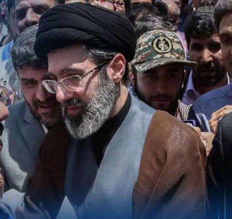 ‏أعلنت إيران اختيارها مجتبى، نجل آية الله علي خامنئي، خليفةً له—رويترز