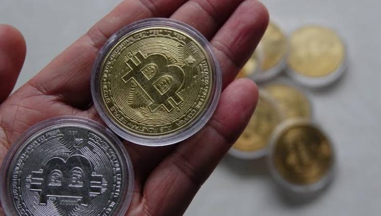 بيتكوين تهبط إلى نحو 60 ألف دولار بعد موجة بيع واسعة