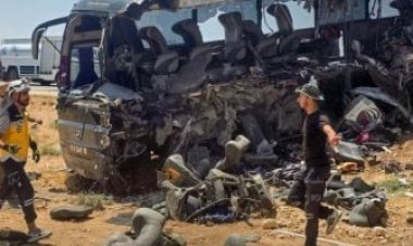 طريقٌ يبتلع أحلام العابرين... مأساة جديدة على طريق دمشق – دير الزور